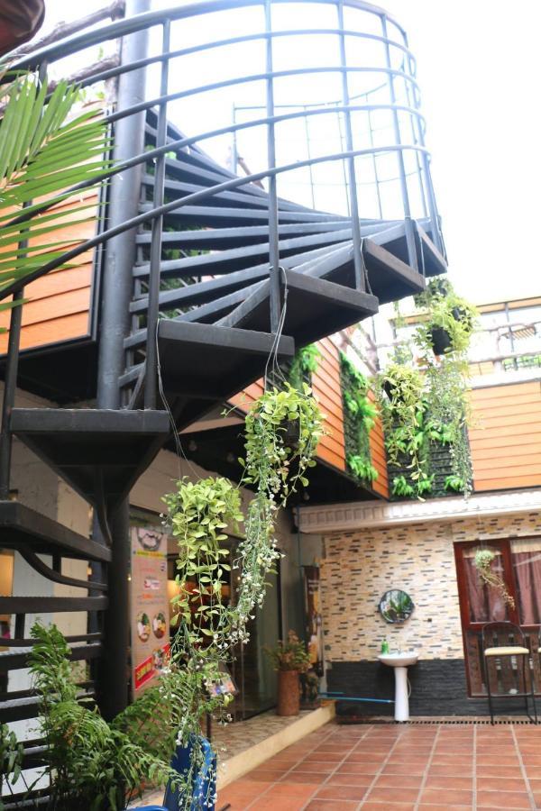 Mali Namphu Hotel Wientian Zewnętrze zdjęcie